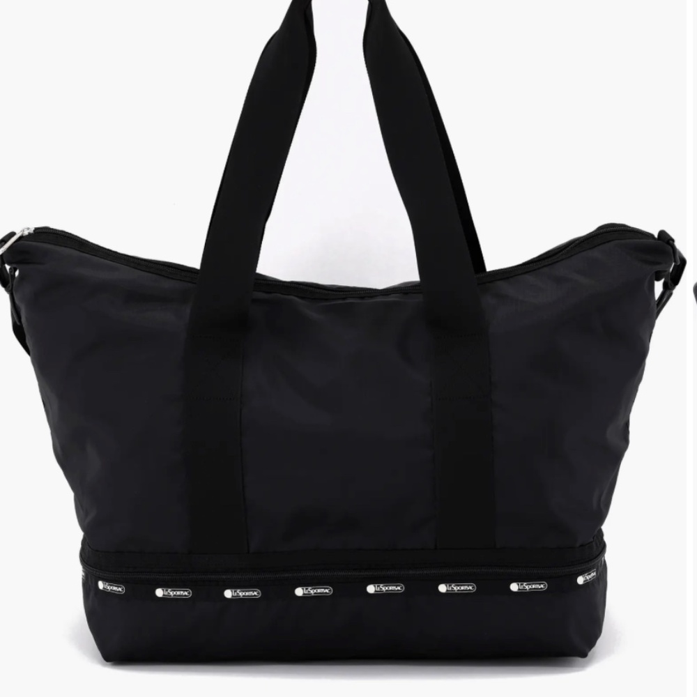 LeSportsac Dakota Med DLX Duffel - Jet Black